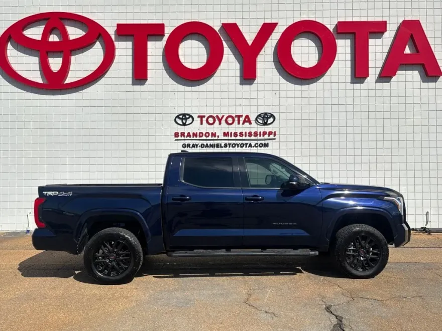 2022 Toyota Tundra SR5 photo 1