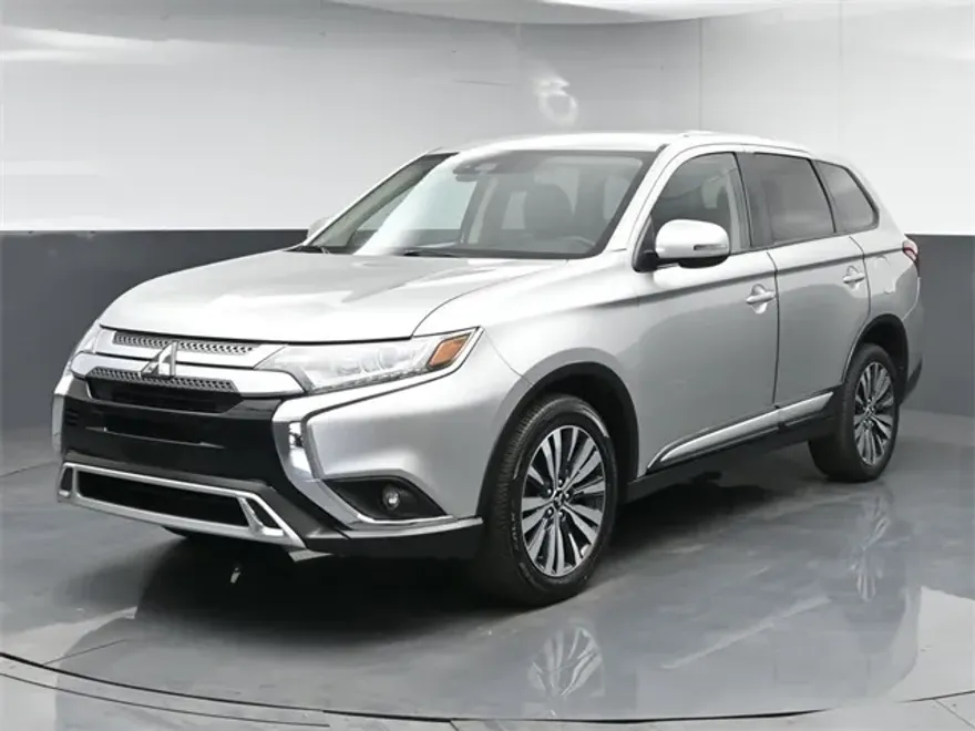 2020 Mitsubishi Outlander SEL photo 1