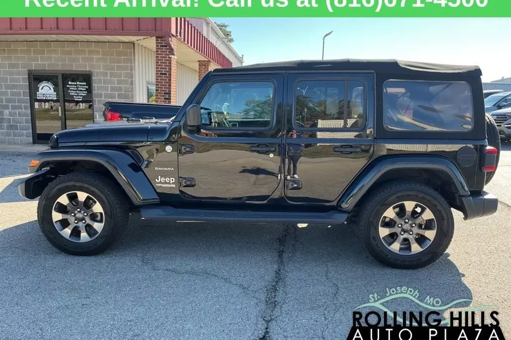 2018 Jeep Wrangler Unlimited Sahara photo 1