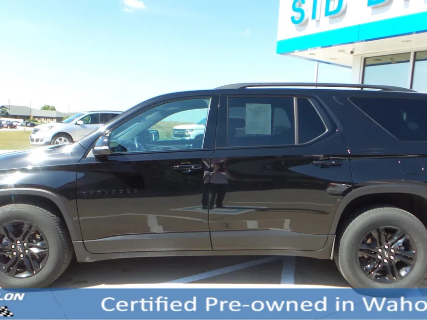2023 Chevrolet Traverse Leather photo 1