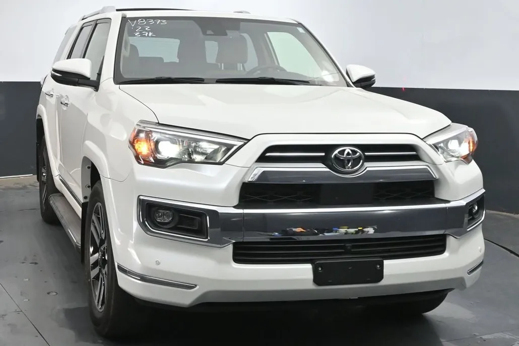 2022 Toyota 4Runner Limited photo 1