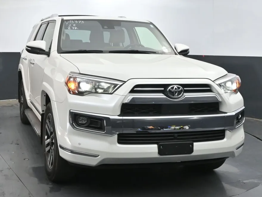 2022 Toyota 4Runner Limited photo 1