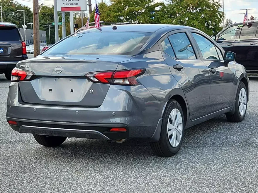 2025 Nissan Versa S photo 1