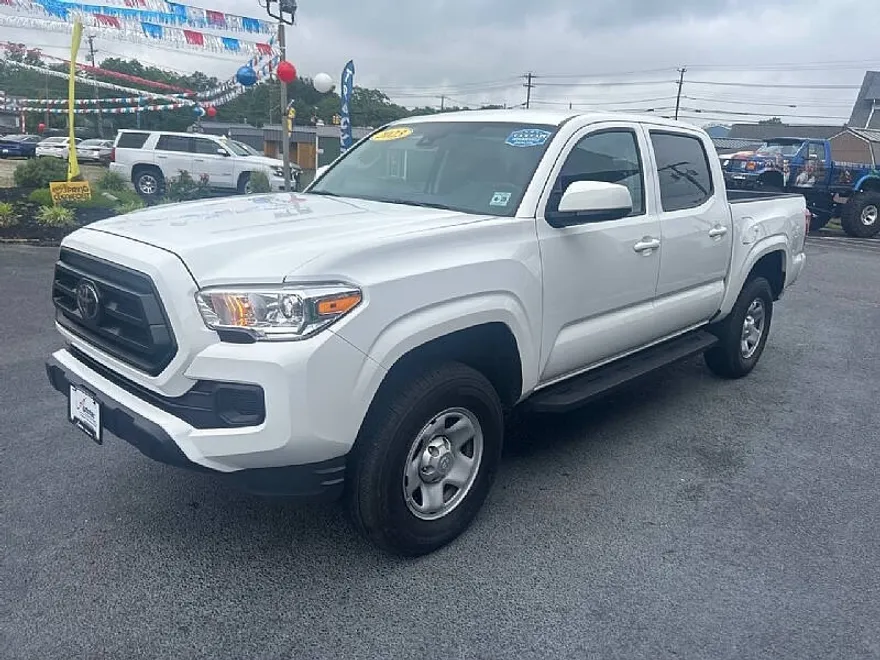 2023 Toyota Tacoma SR V6 photo 1