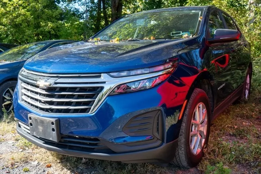 2022 Chevrolet Equinox LS photo 1