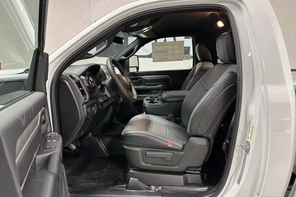 2024 Ram 2500 Tradesman photo 1