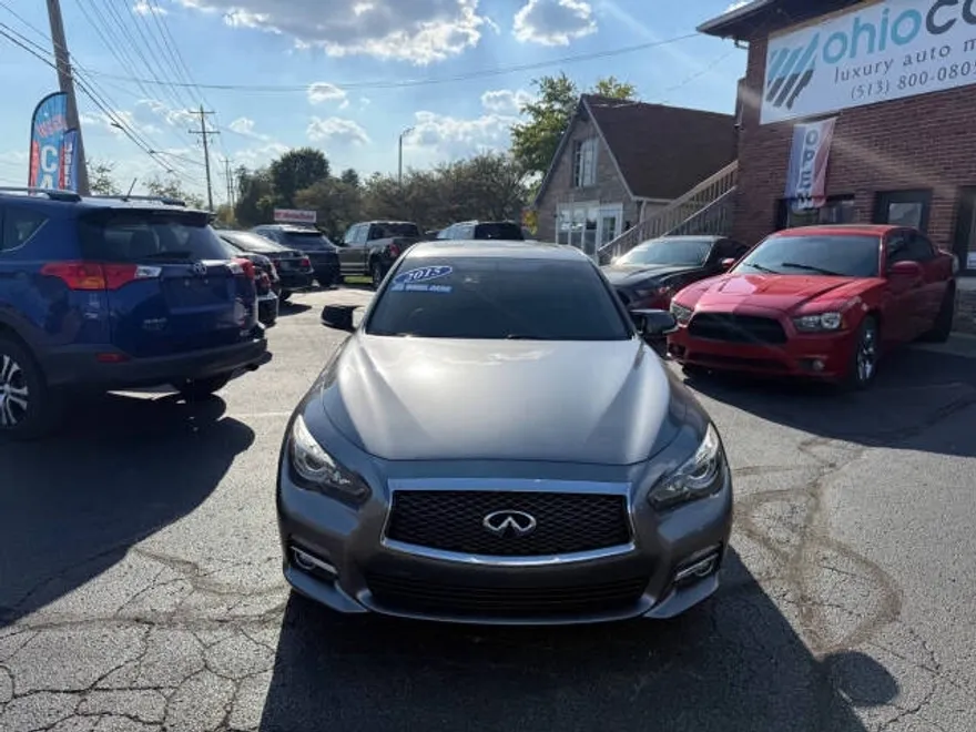 2015 Infiniti Q50 photo 1