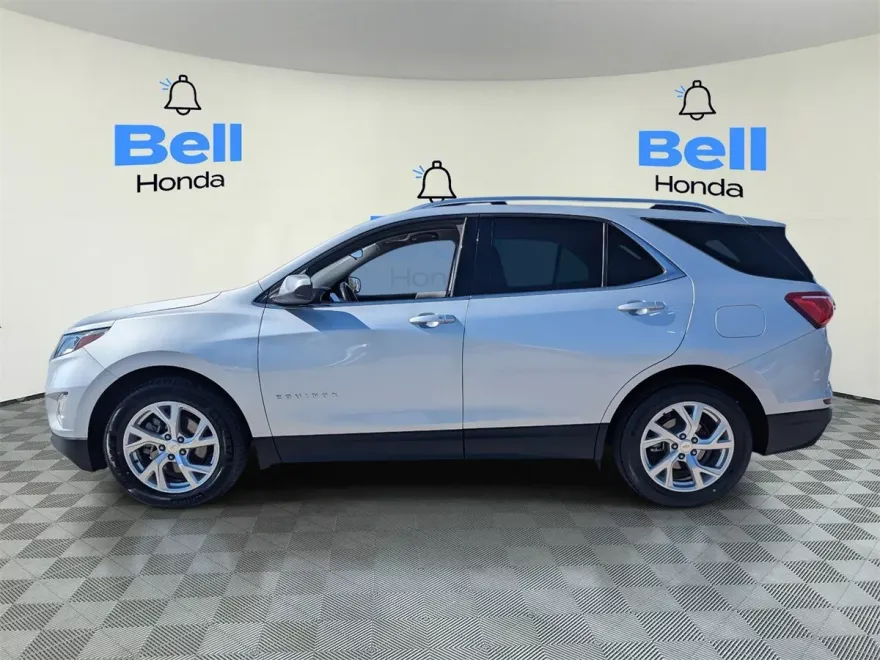 2020 Chevrolet Equinox LT photo 1