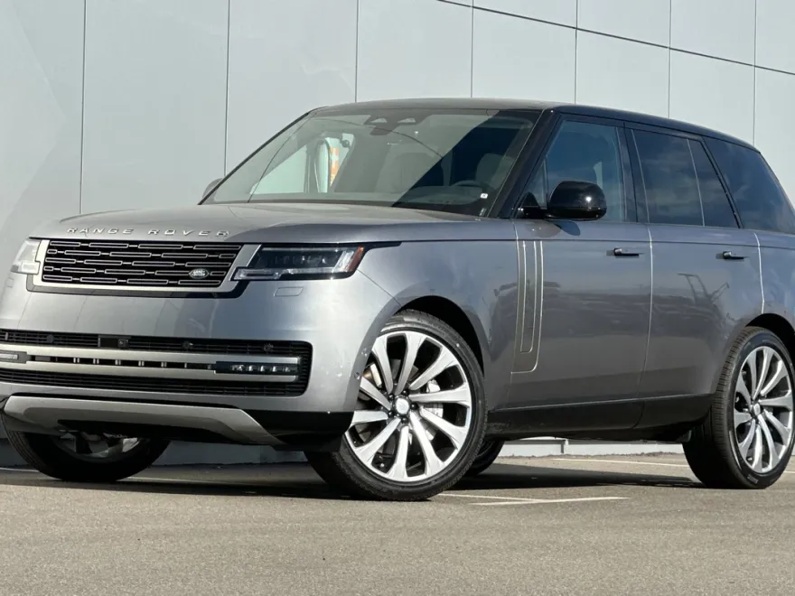 2025 Land Rover Range Rover SE photo 1