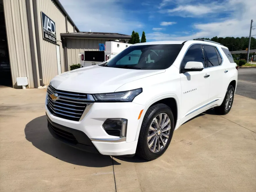 2023 Chevrolet Traverse Premier photo 1
