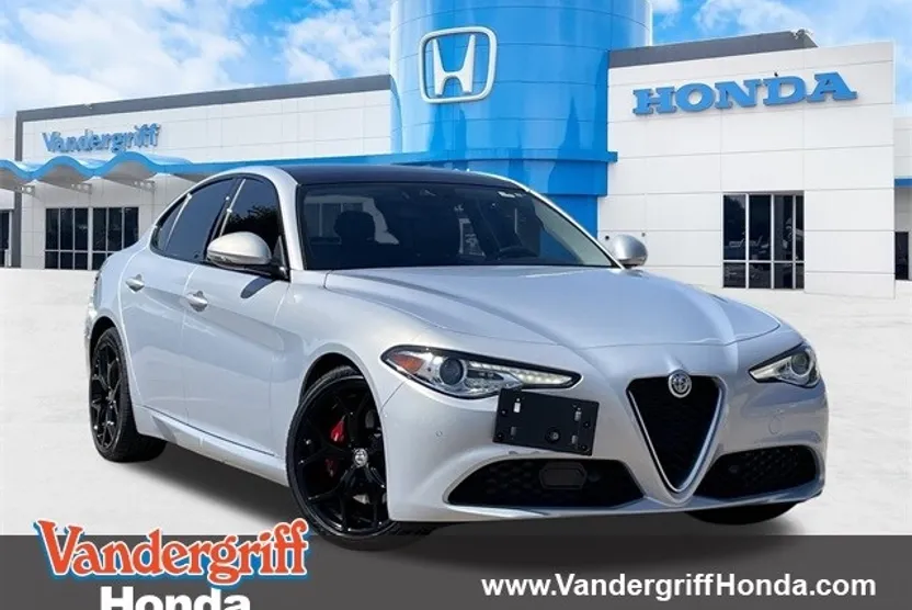 2021 Alfa Romeo Giulia Ti photo 1