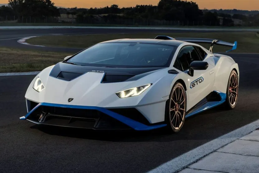 2023 Lamborghini Huracan STO photo 1