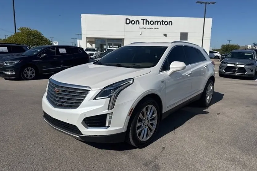 2017 Cadillac XT5 Platinum photo 1