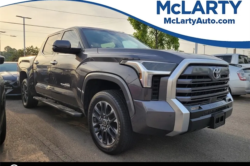 2025 Toyota Tundra Limited CrewMax photo 1