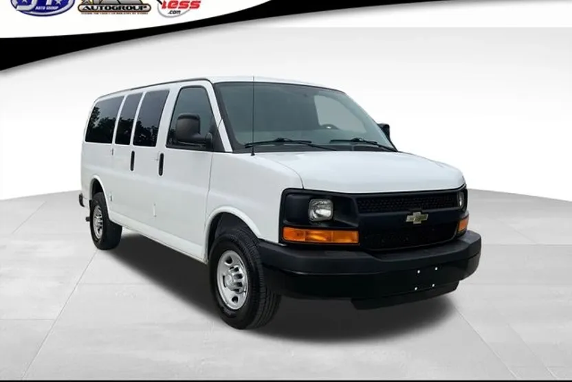 2015 Chevrolet Express 2500 LS photo 1