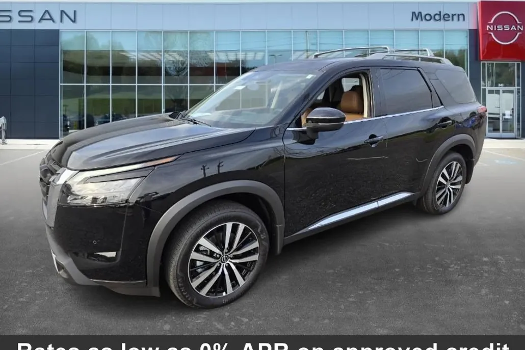 2025 Nissan Pathfinder Platinum photo 1