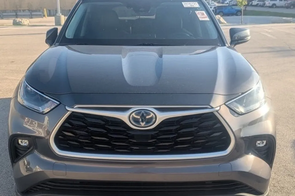 2021 Toyota Highlander Hybrid XLE photo 1