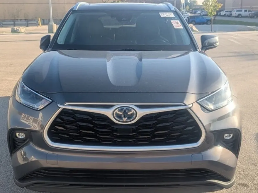 2021 Toyota Highlander Hybrid XLE photo 1