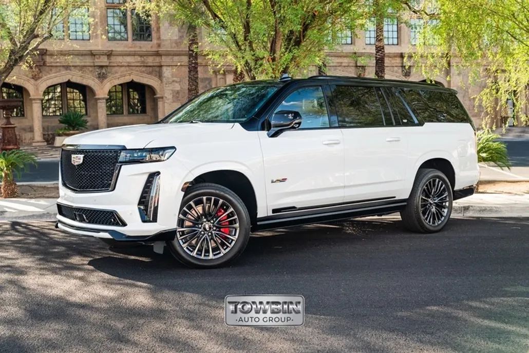 2023 Cadillac Escalade ESV V-Series photo 1