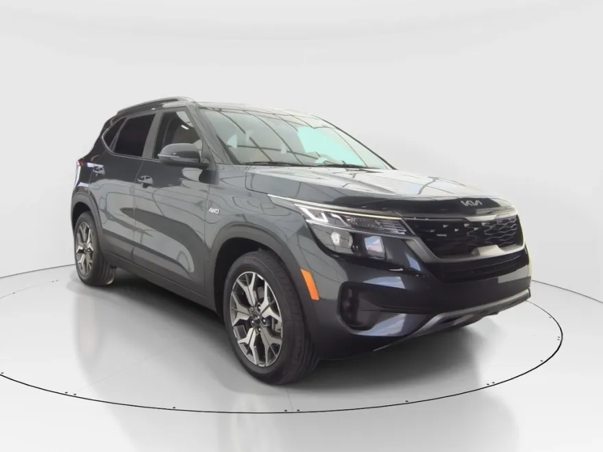 2023 Kia Seltos EX photo 1