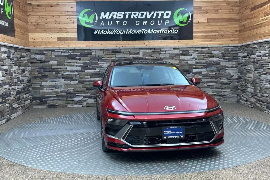 2024 Hyundai Sonata Hybrid Limited photo 1