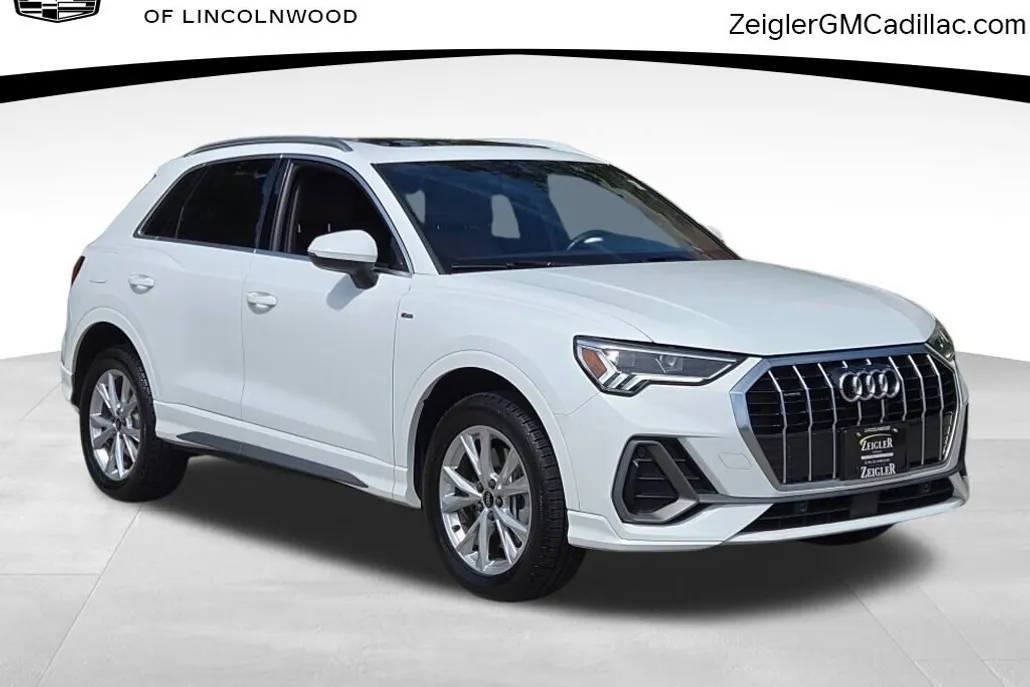 2023 Audi Q3 45 TFSI S line Premium photo 1