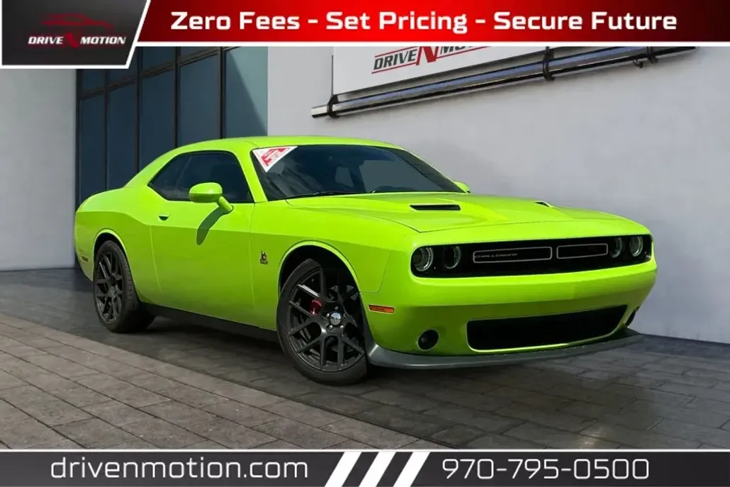 2015 Dodge Challenger R/T Scat Pack photo 1