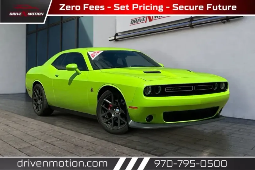 2015 Dodge Challenger R/T Scat Pack photo 1