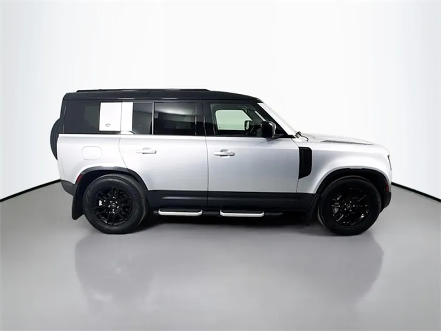 2021 Land Rover Defender 110 SE photo 1
