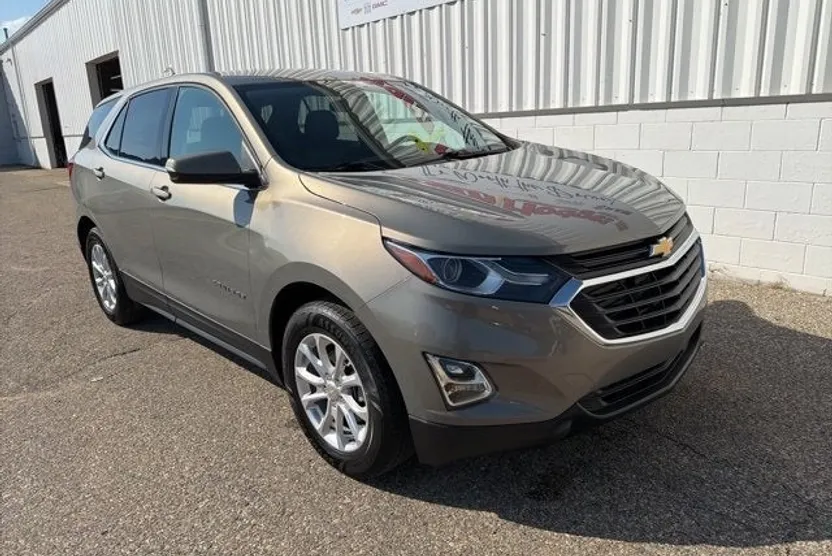 2019 Chevrolet Equinox LT photo 1