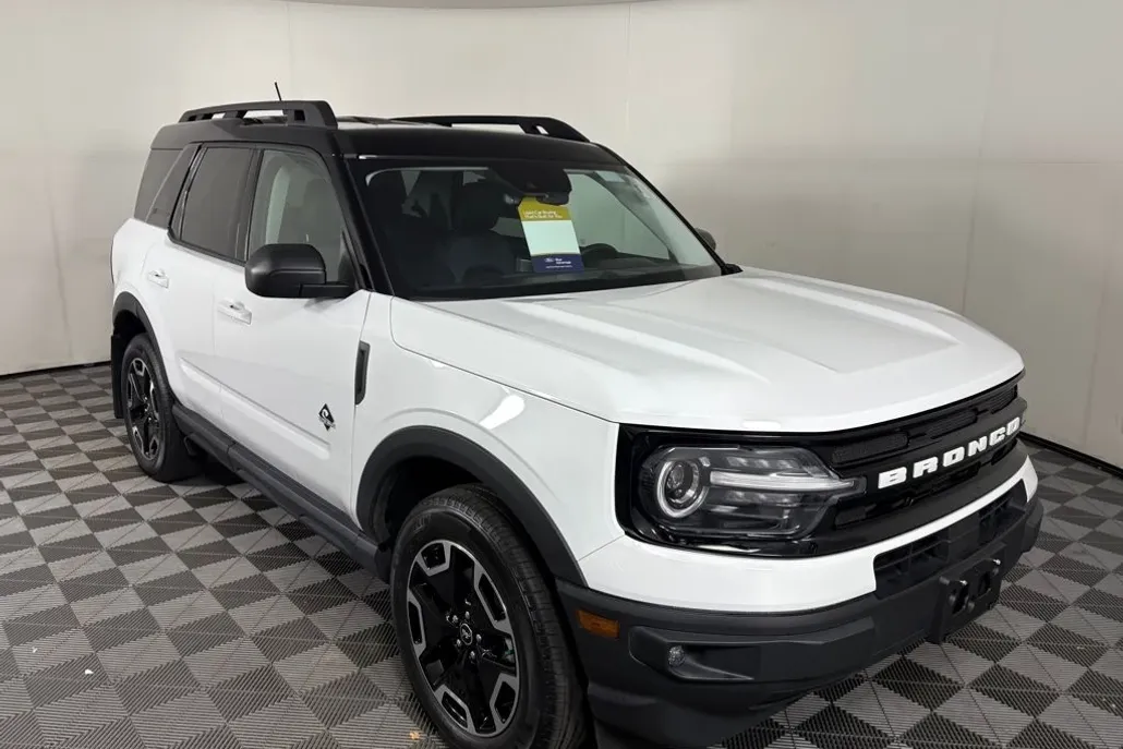 2024 Ford Bronco Sport Outer Banks photo 1