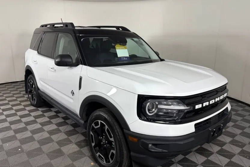 2024 Ford Bronco Sport Outer Banks photo 1