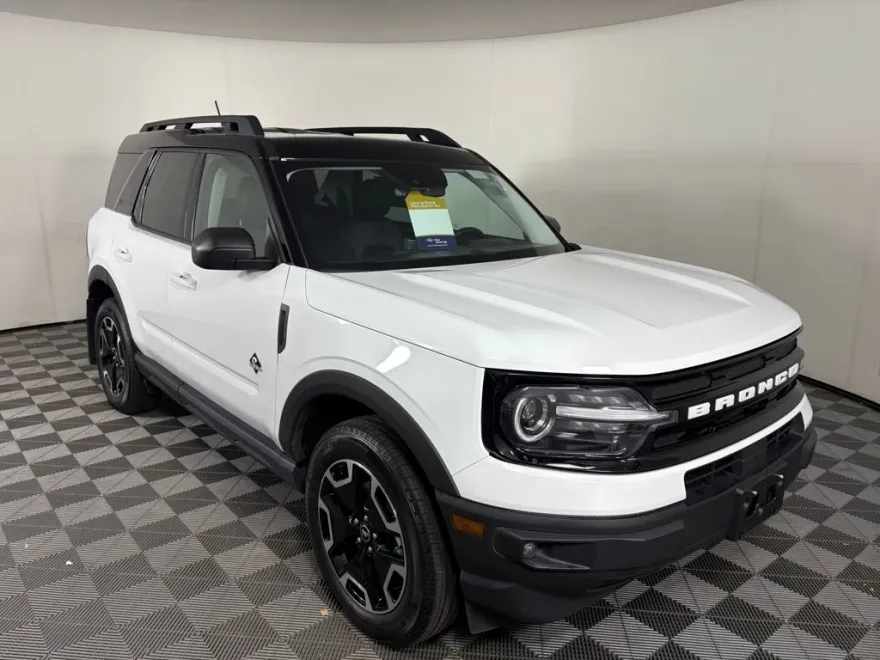 2024 Ford Bronco Sport Outer Banks photo 1