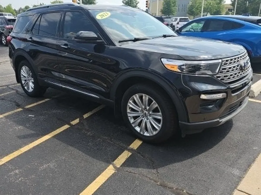 2023 Ford Explorer Limited photo 1