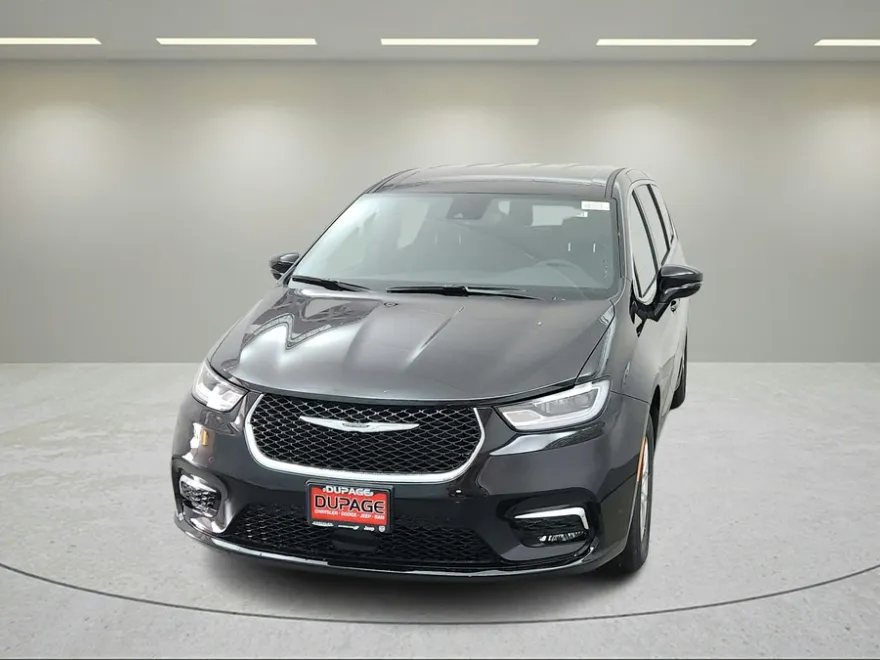 2025 Chrysler Pacifica photo 2