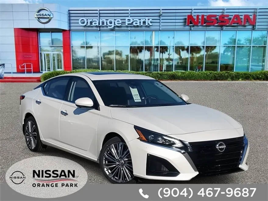 2025 Nissan Altima SL photo 1