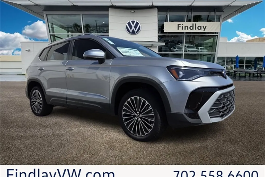 2025 Volkswagen Taos SE photo 1