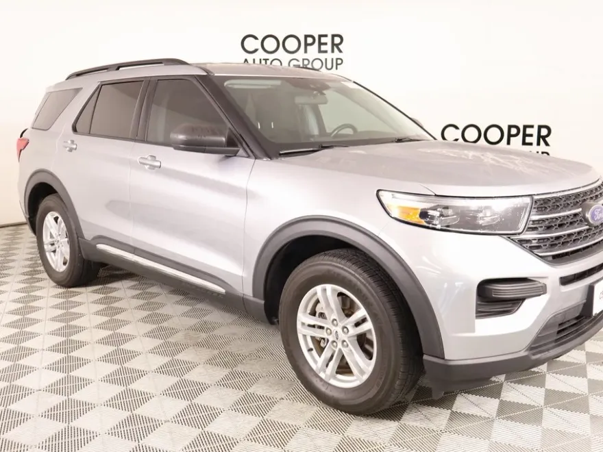 2022 Ford Explorer XLT photo 1