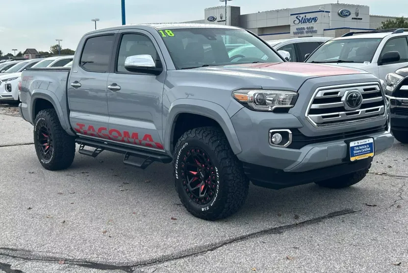 2018 Toyota Tacoma Limited V6 photo 1