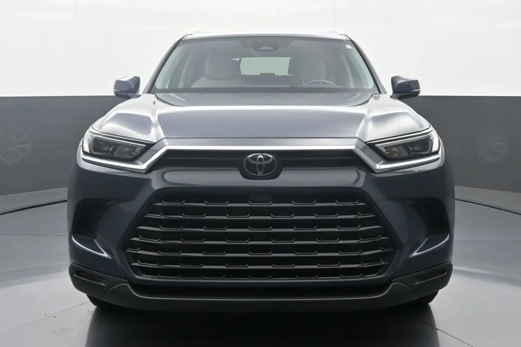 2024 Toyota Grand Highlander XLE photo 1