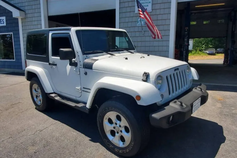 2014 Jeep Wrangler Sahara photo 1