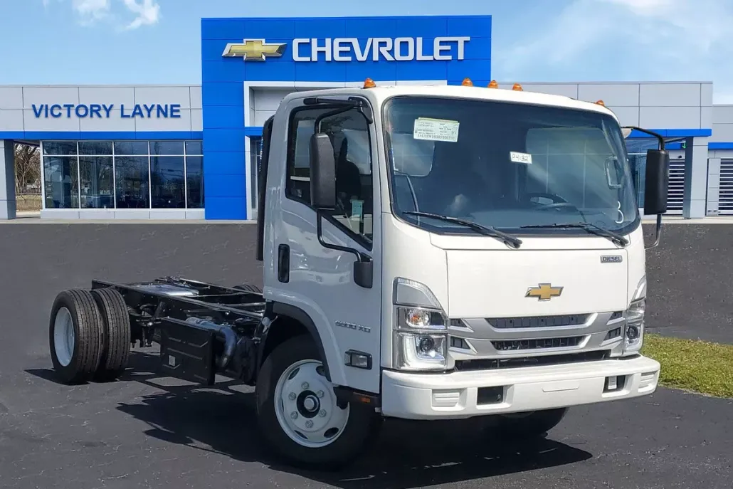 2024 Chevrolet Silverado photo 1