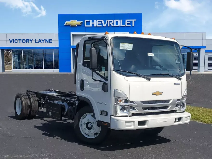 2024 Chevrolet Silverado photo 1