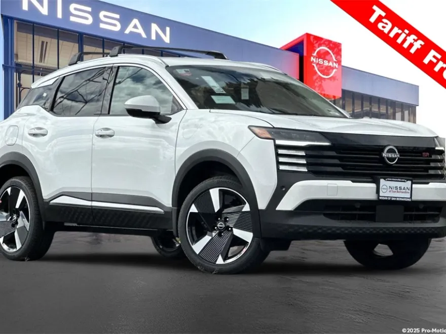 2025 Nissan Kicks SR photo 1