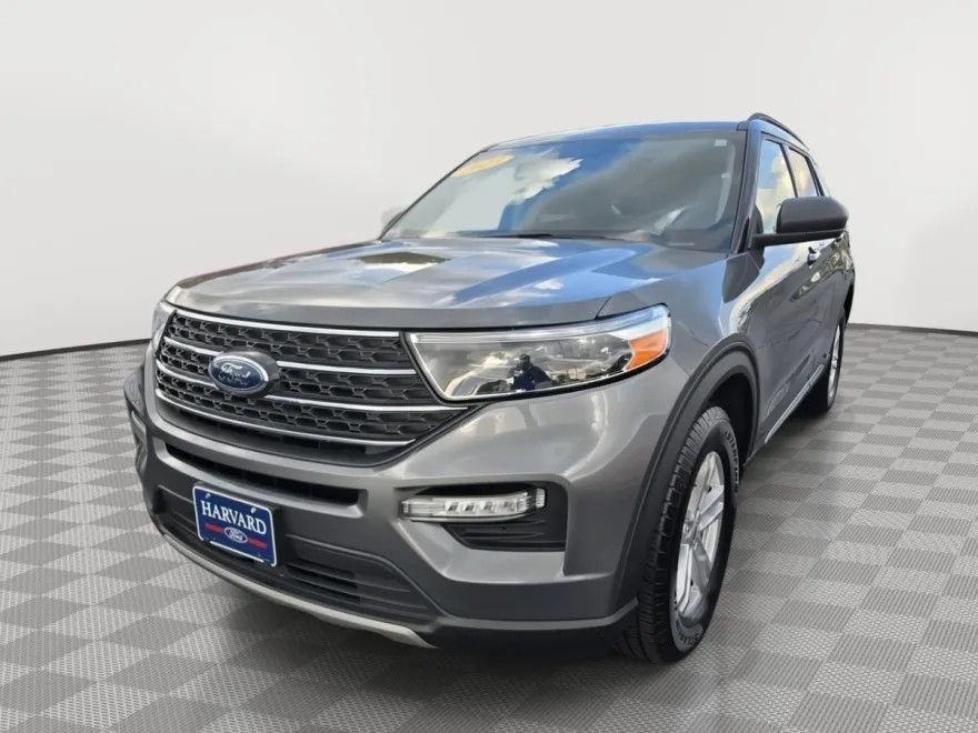 2023 Ford Explorer XLT photo 1