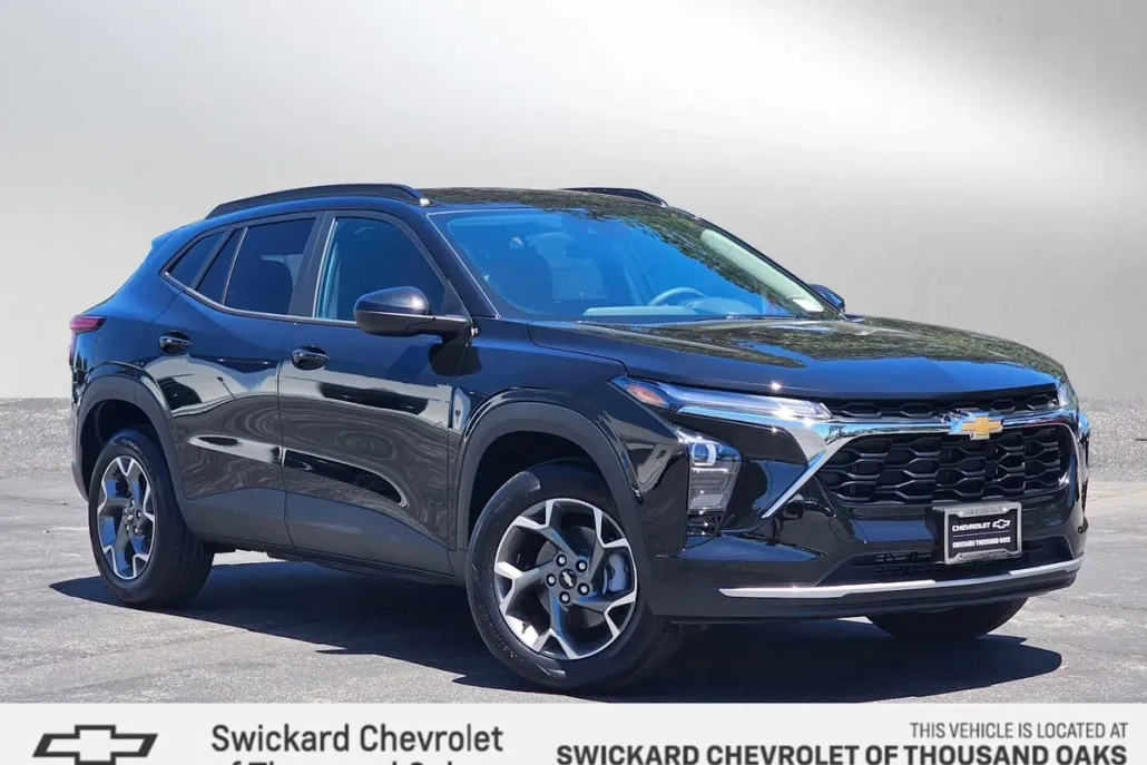 2025 Chevrolet Trax LT photo 1