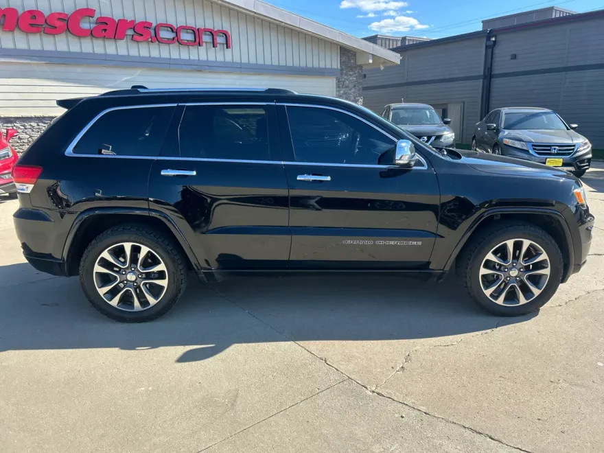 2017 Jeep Grand Cherokee Overland photo 1