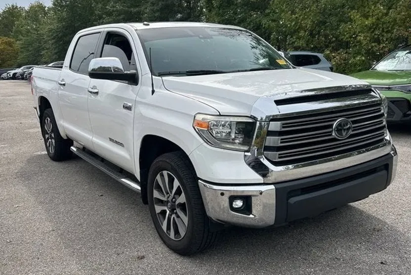 2018 Toyota Tundra SR5 photo 1