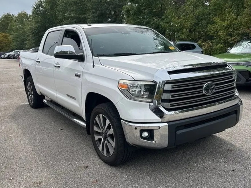 2018 Toyota Tundra SR5 photo 1