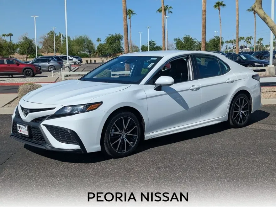2023 Toyota Camry SE photo 1